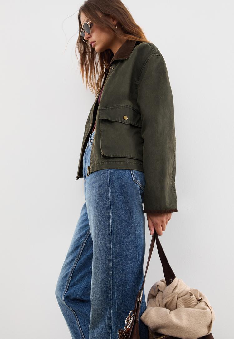 contrast short waxed parka