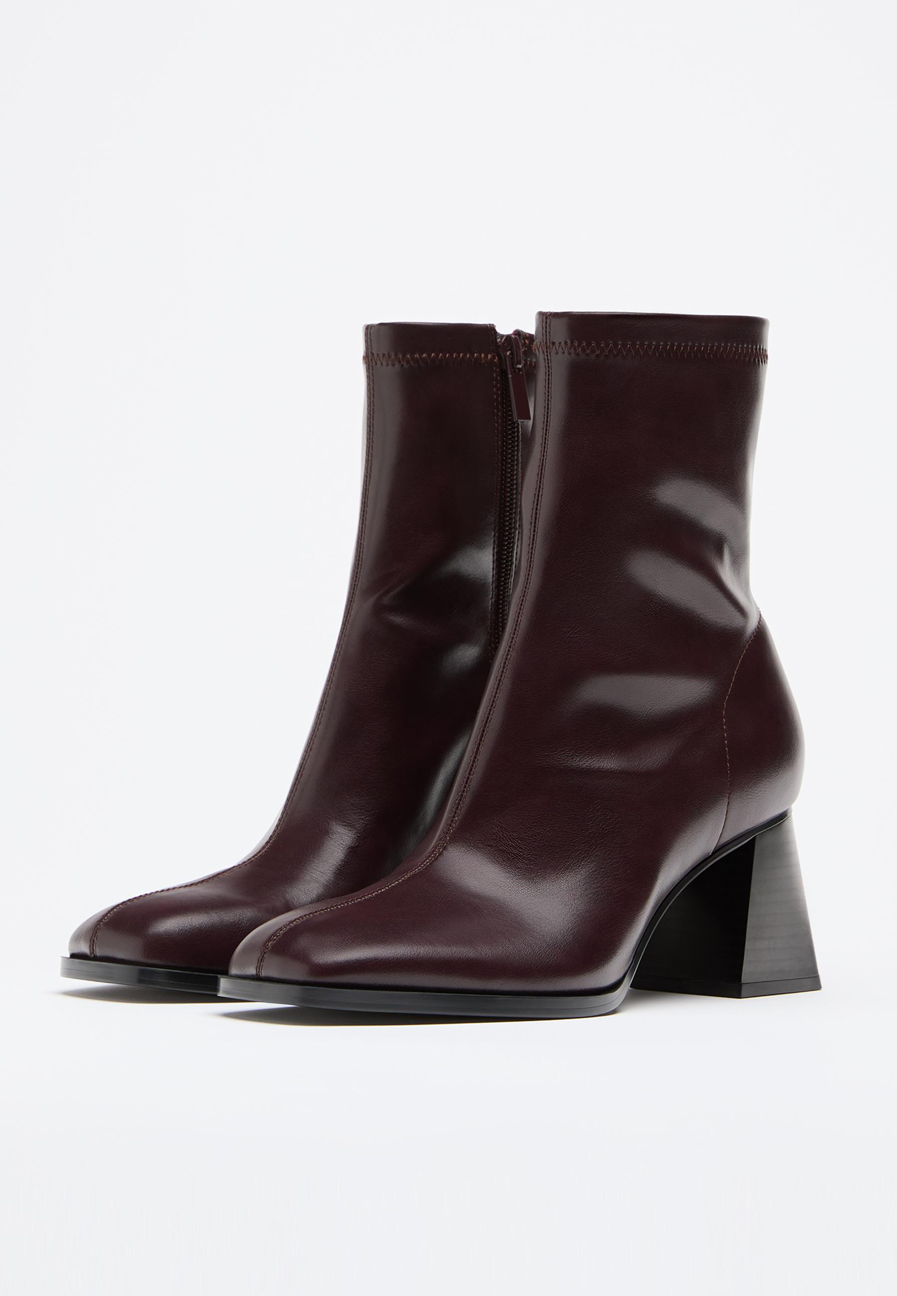 WIDE FIT. Mid-heel boots with stretch legs — BURGUNDY