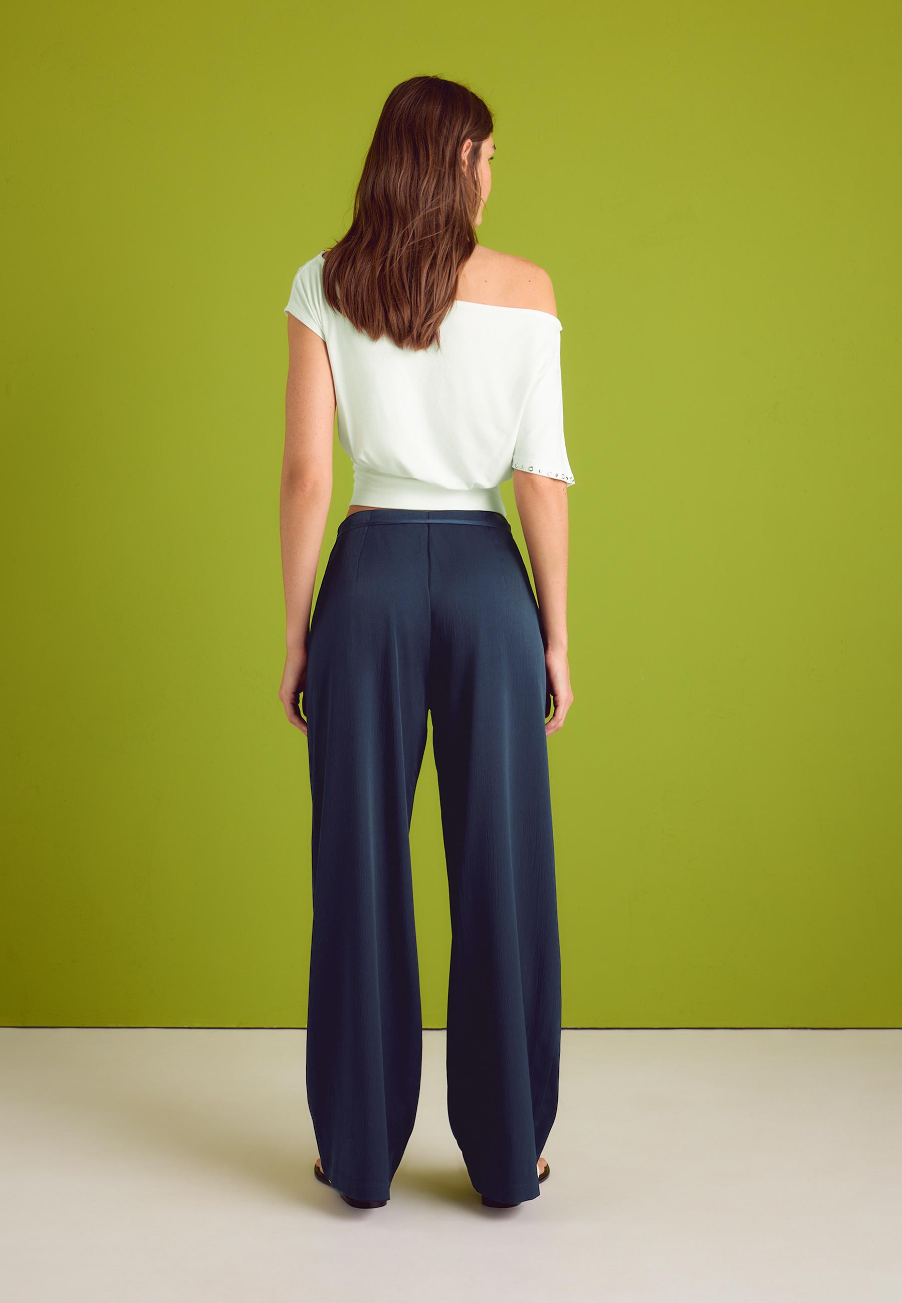 Flowing creased-effect trousers with tie — Navy blue