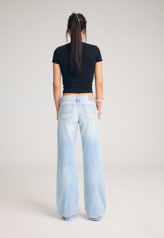 straightfitjeans-mit-niedrigem-bund-und-hammerbund
