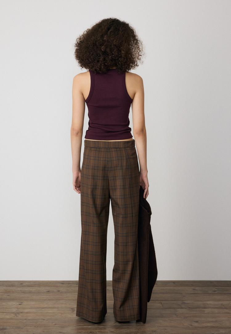 karierte-stoffhose-mit-bundfalten