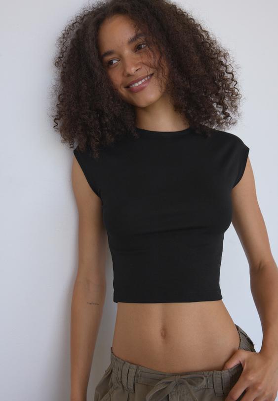 cap sleeve cropped tshirt