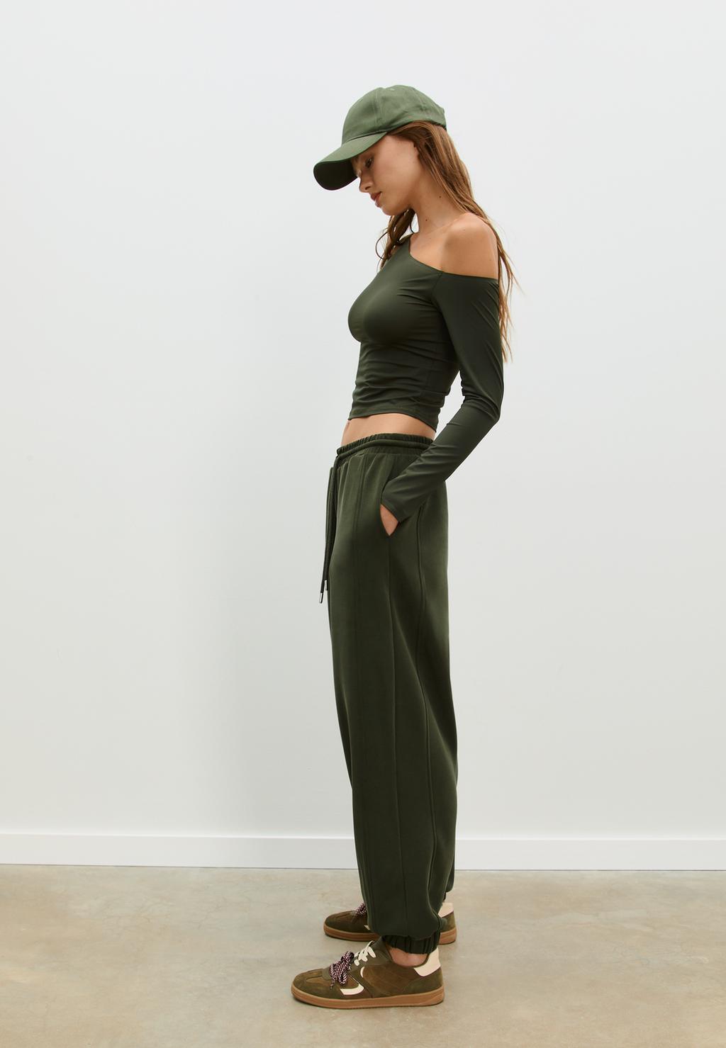 Pantalón jogger baggy tacto suave