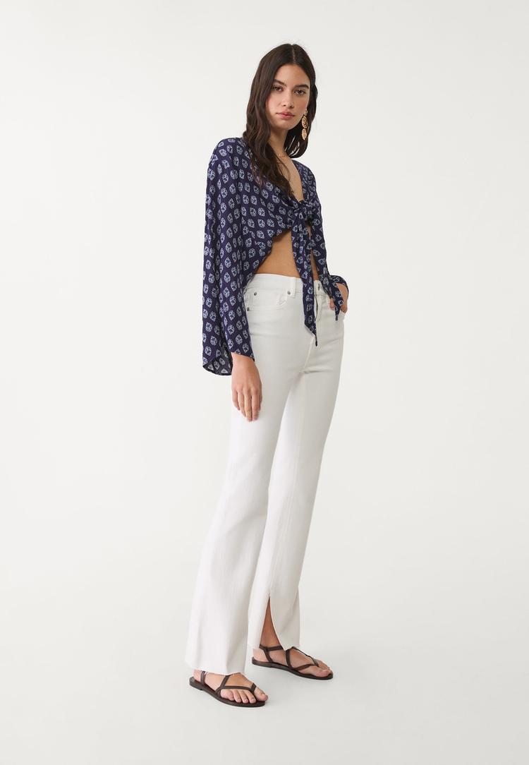 Stradivarius Pantaloni Evazați D74 Cu Șlițuri Alb 40