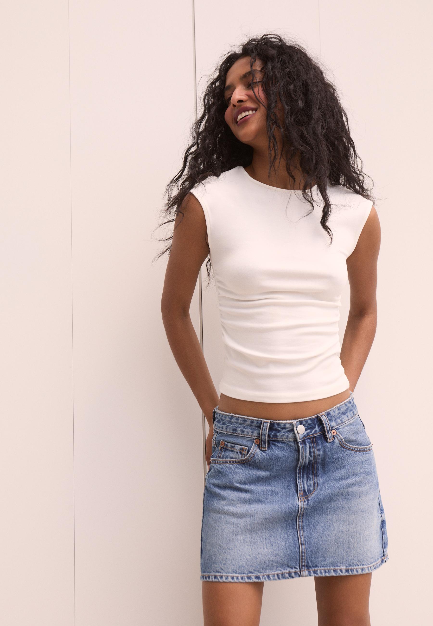 Basic Ruched Fitted T-Shirt — Ecru