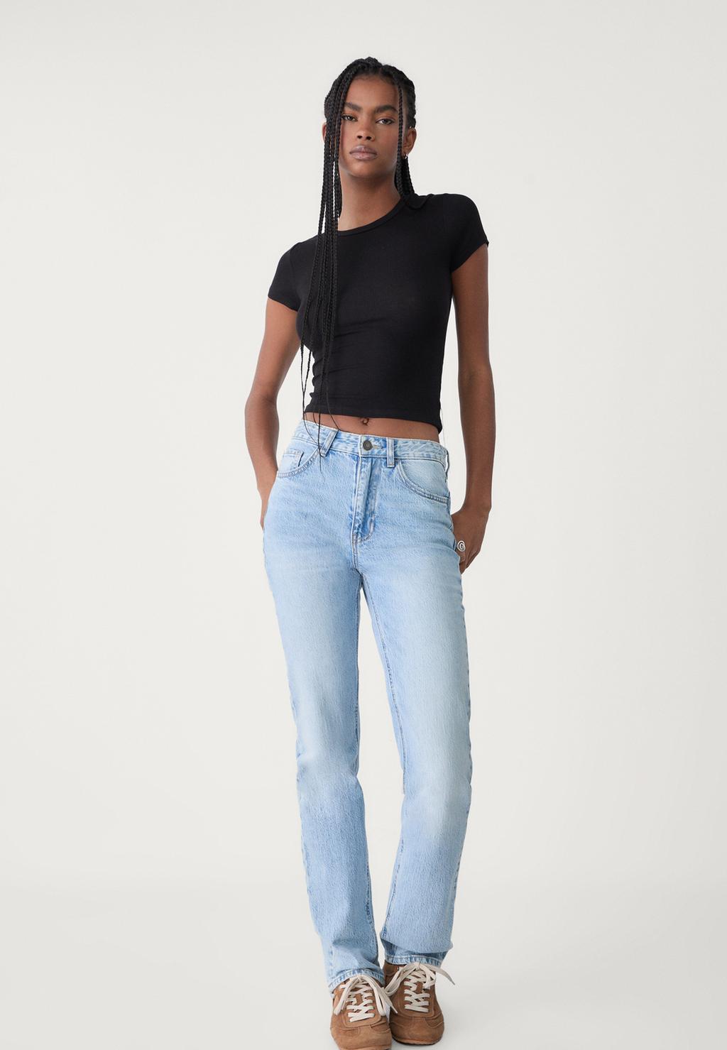 Regular waist comfortable straight-leg jeans