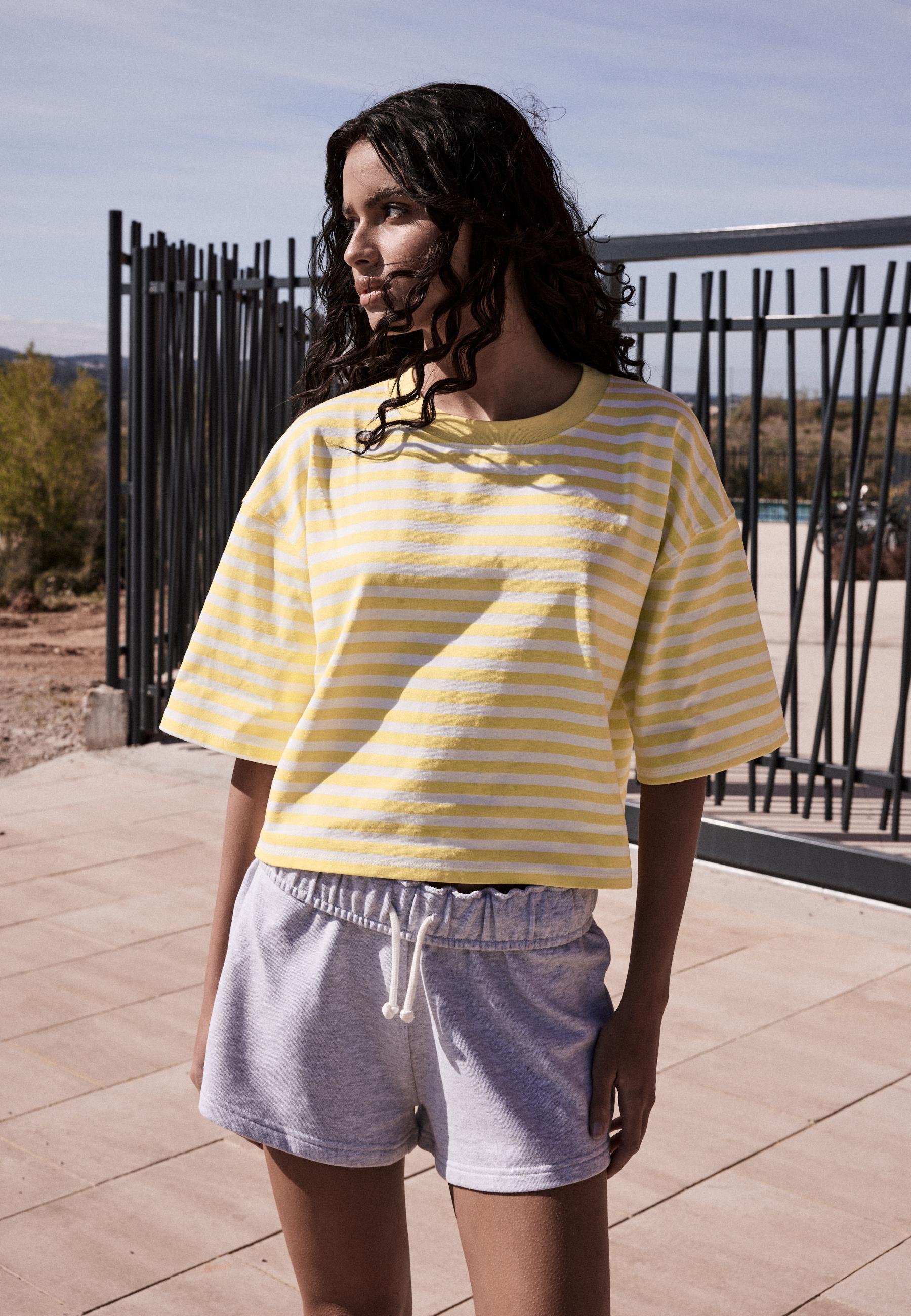 Striped short sleeve T-shirt — Pastel yellow