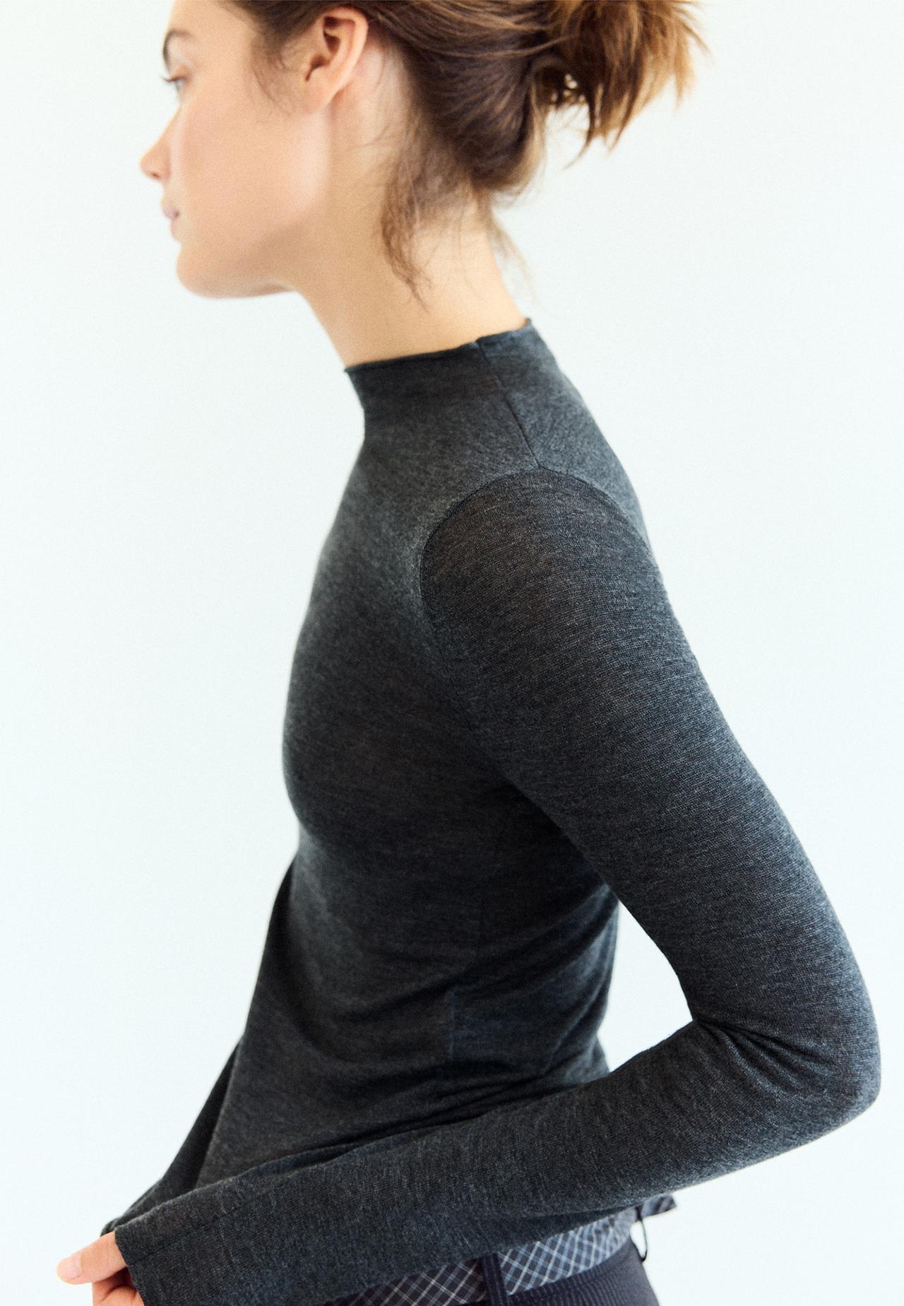 Basic wool silk mock neck jumper — Dark grey