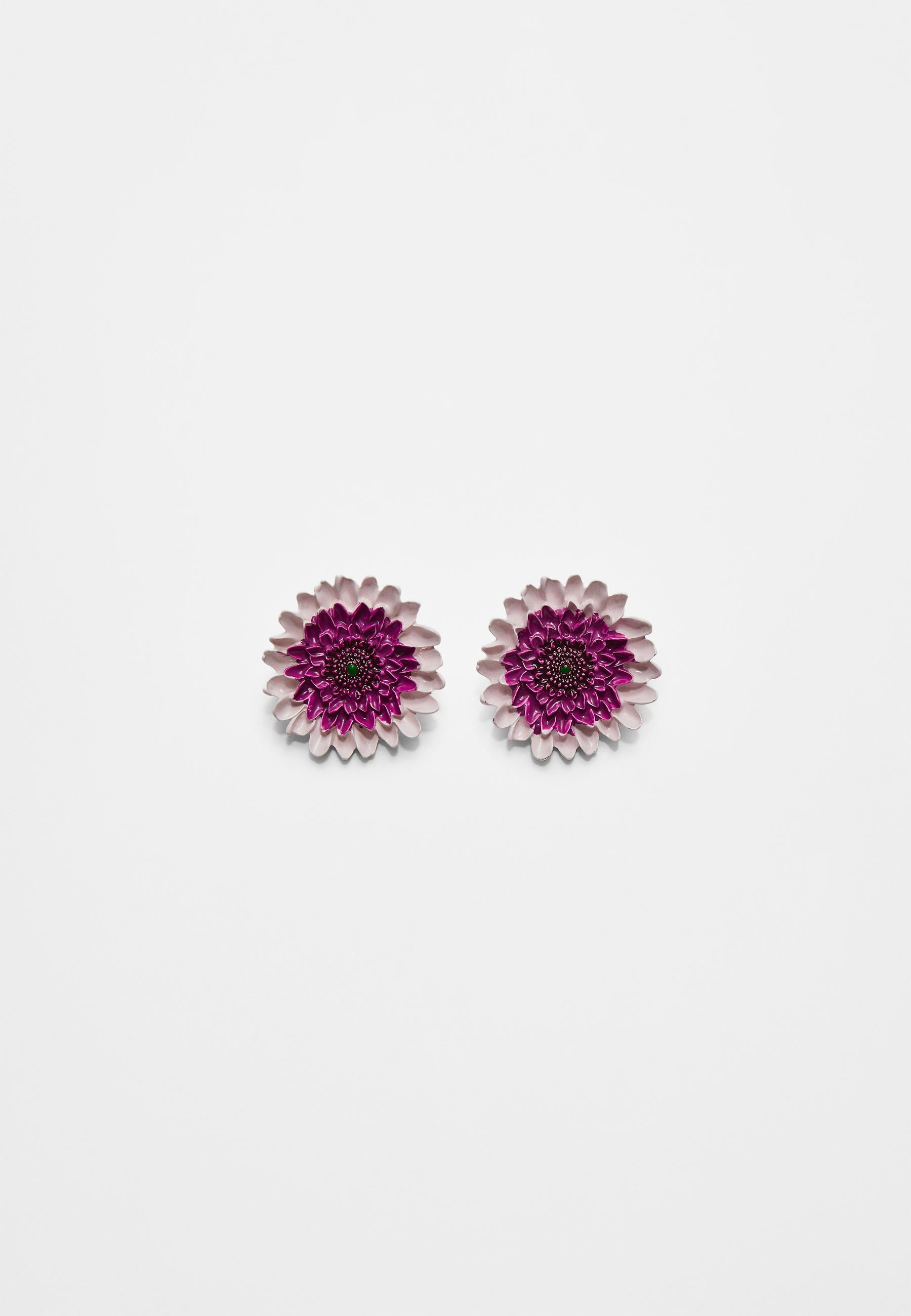 Pendiente flor Stradivarius España