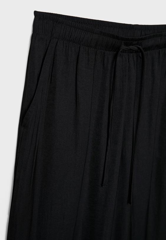 Dökümlü saten pantolon_2