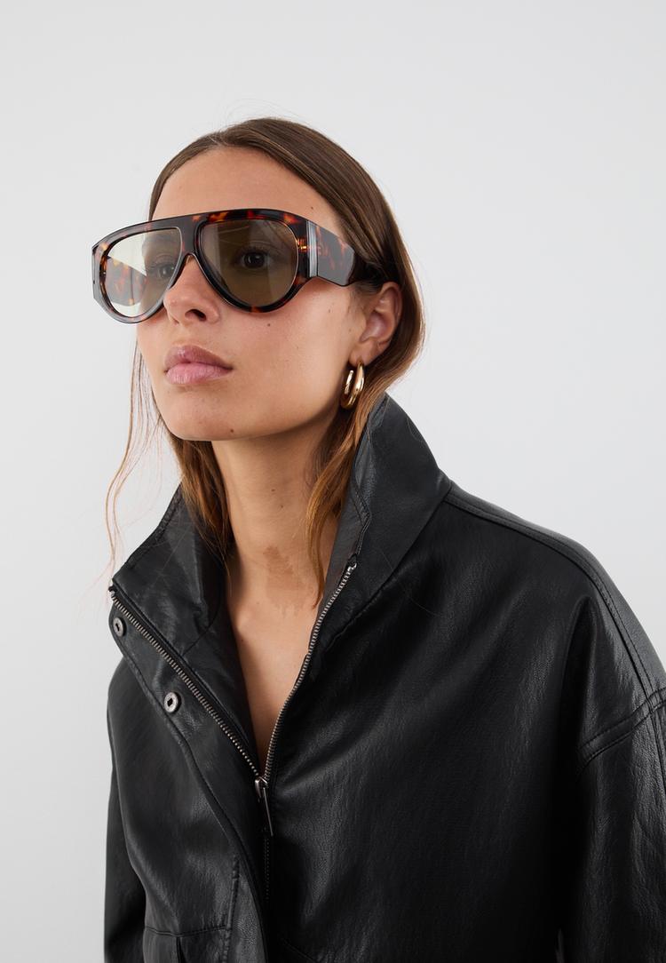 cazadora oversize efecto piel
