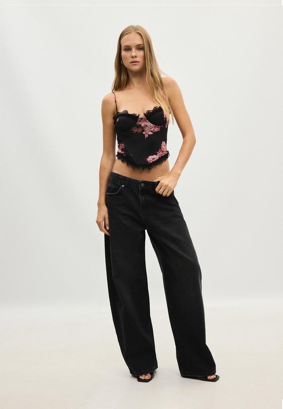 Stradivarius Fitted Floral Print Cropped Top Red M