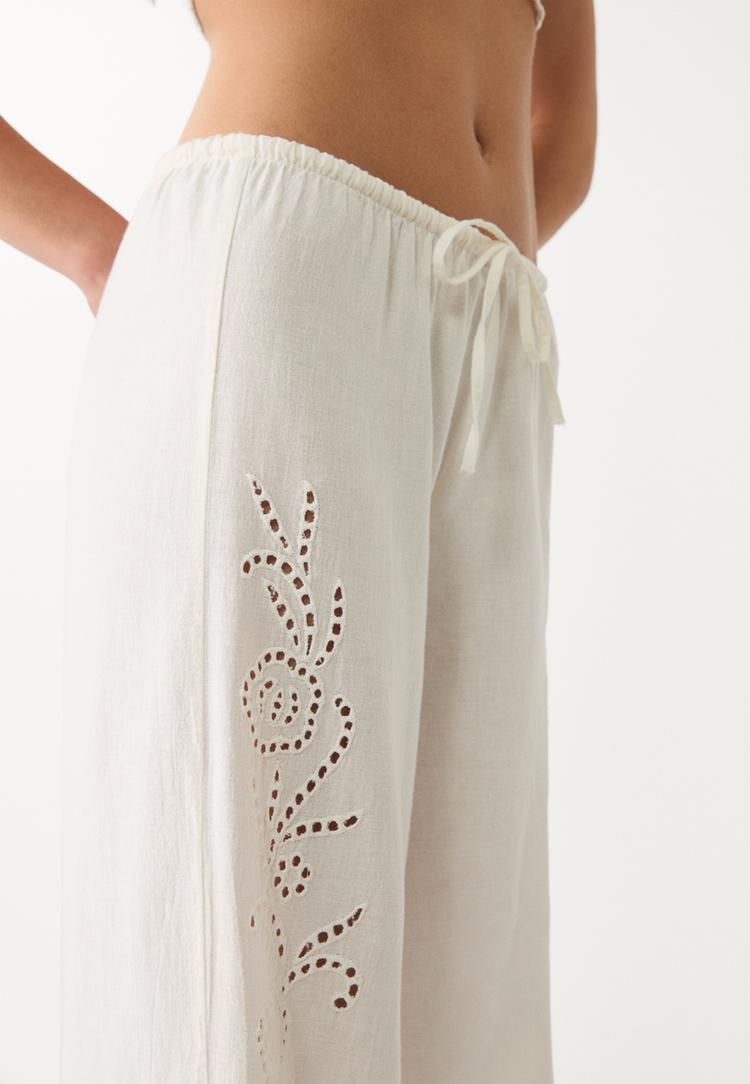 pantalon fluido bordado con lino