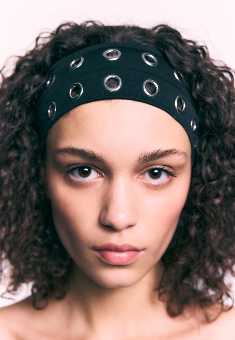 conjunto de 2 fitas de cabelo com tachas