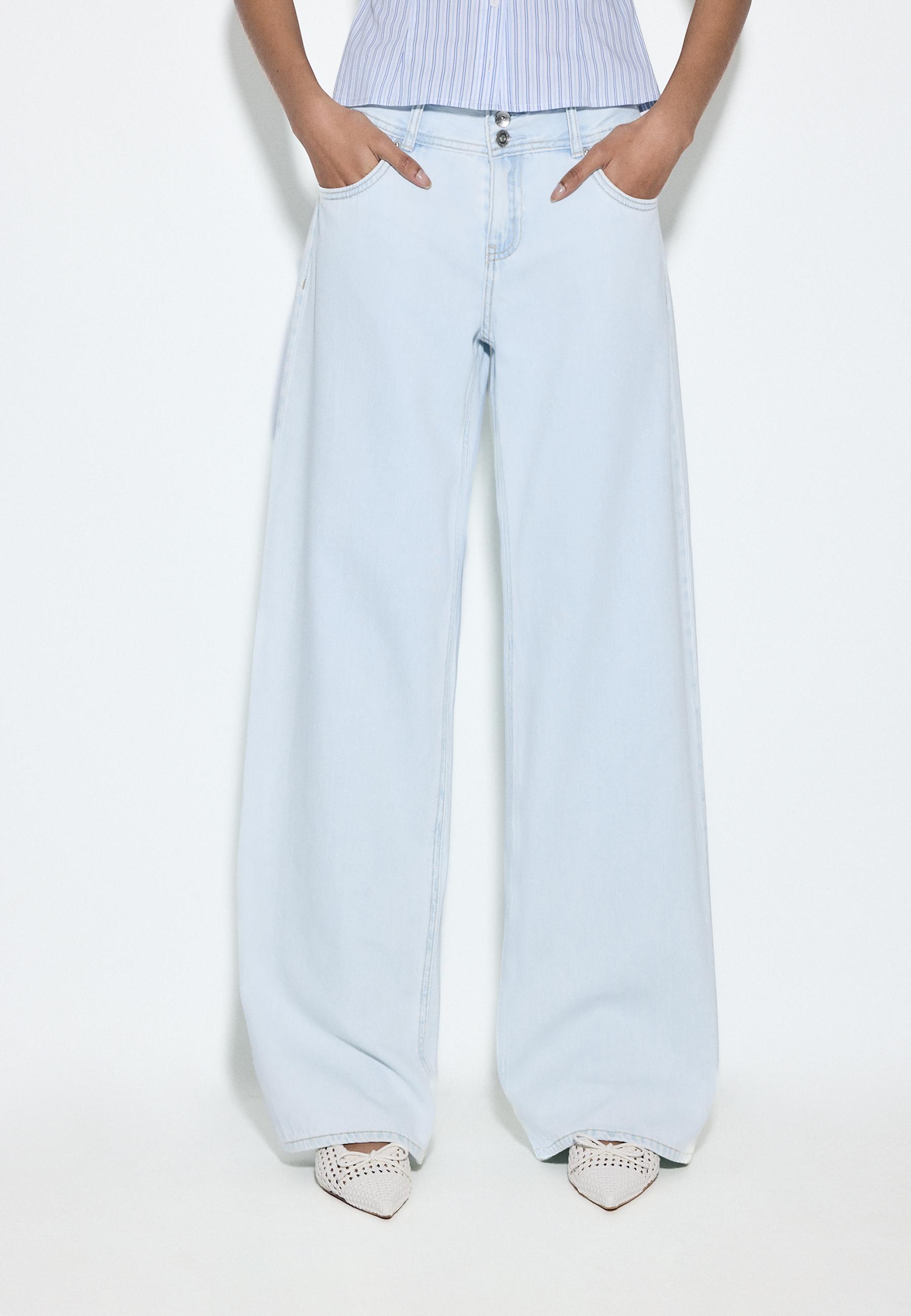 Low-rise double-button jeans — LIGHT BLEACH