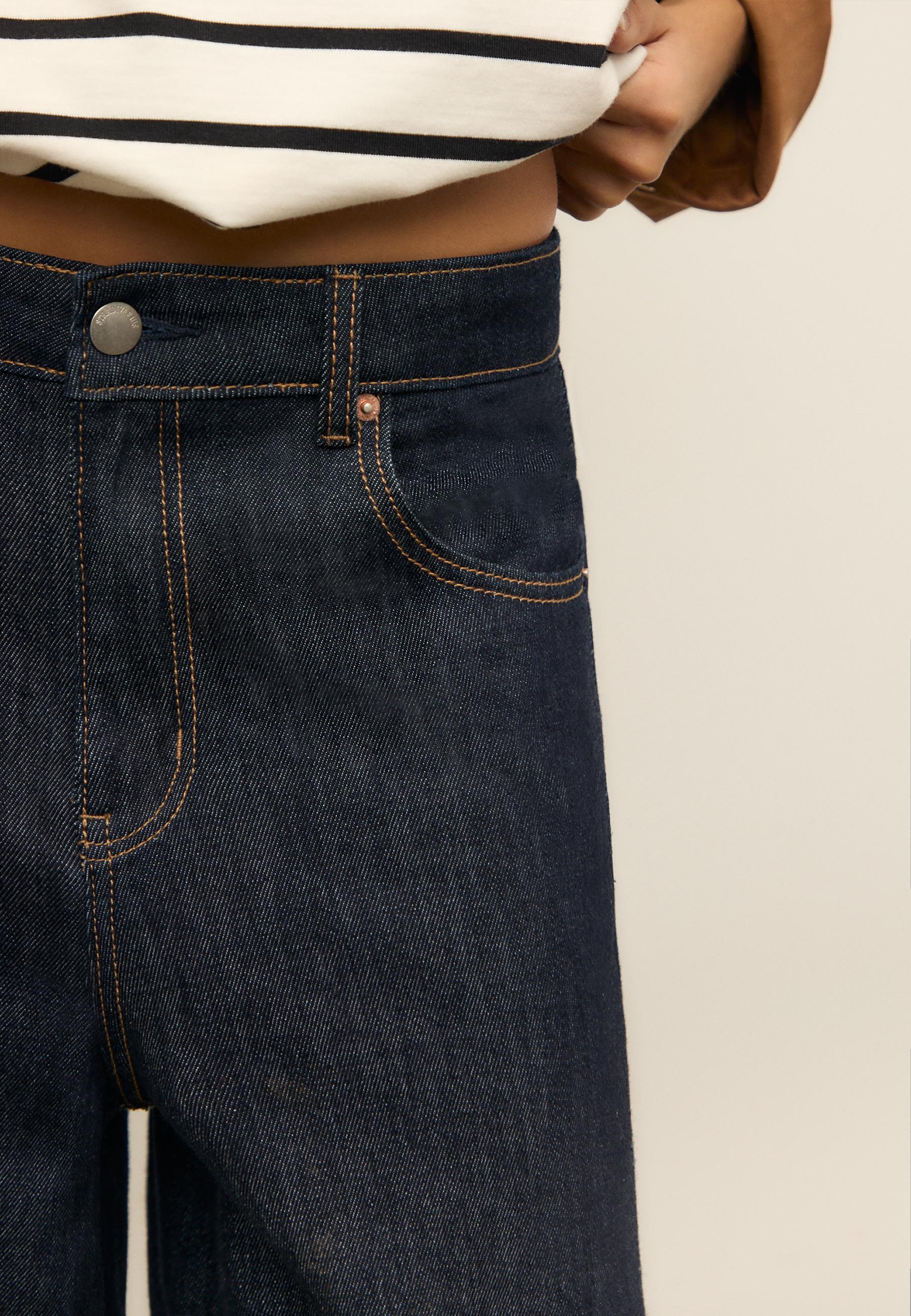 Wide-leg jeans with hem detail - Women's fashion Wide-leg jeans with hem detail - Women's fashion