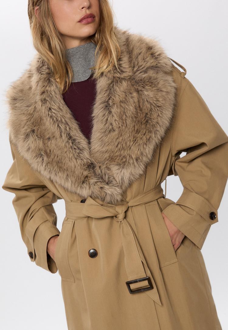 trench matelasse long detail fausse fourrure