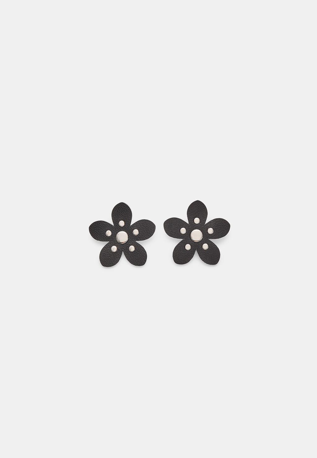 Pendiente flor efecto piel