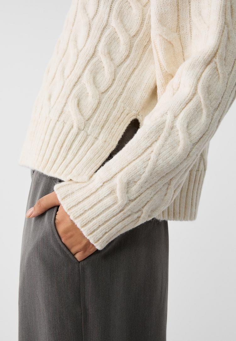 pull col roule maille torsadee