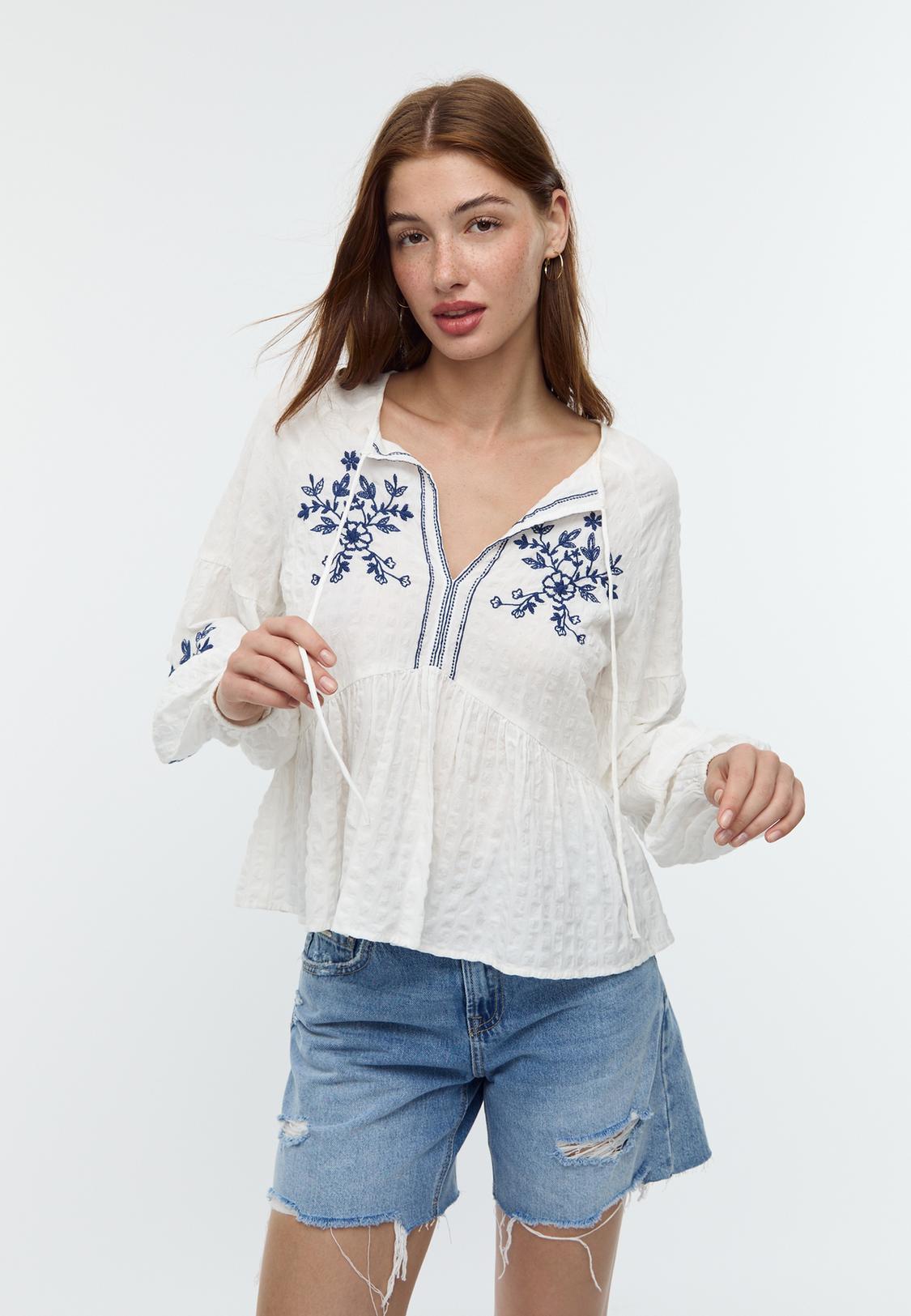Blusa Fluida Stradivarius Blusas Y Camisas Blusa Fluida Volantes