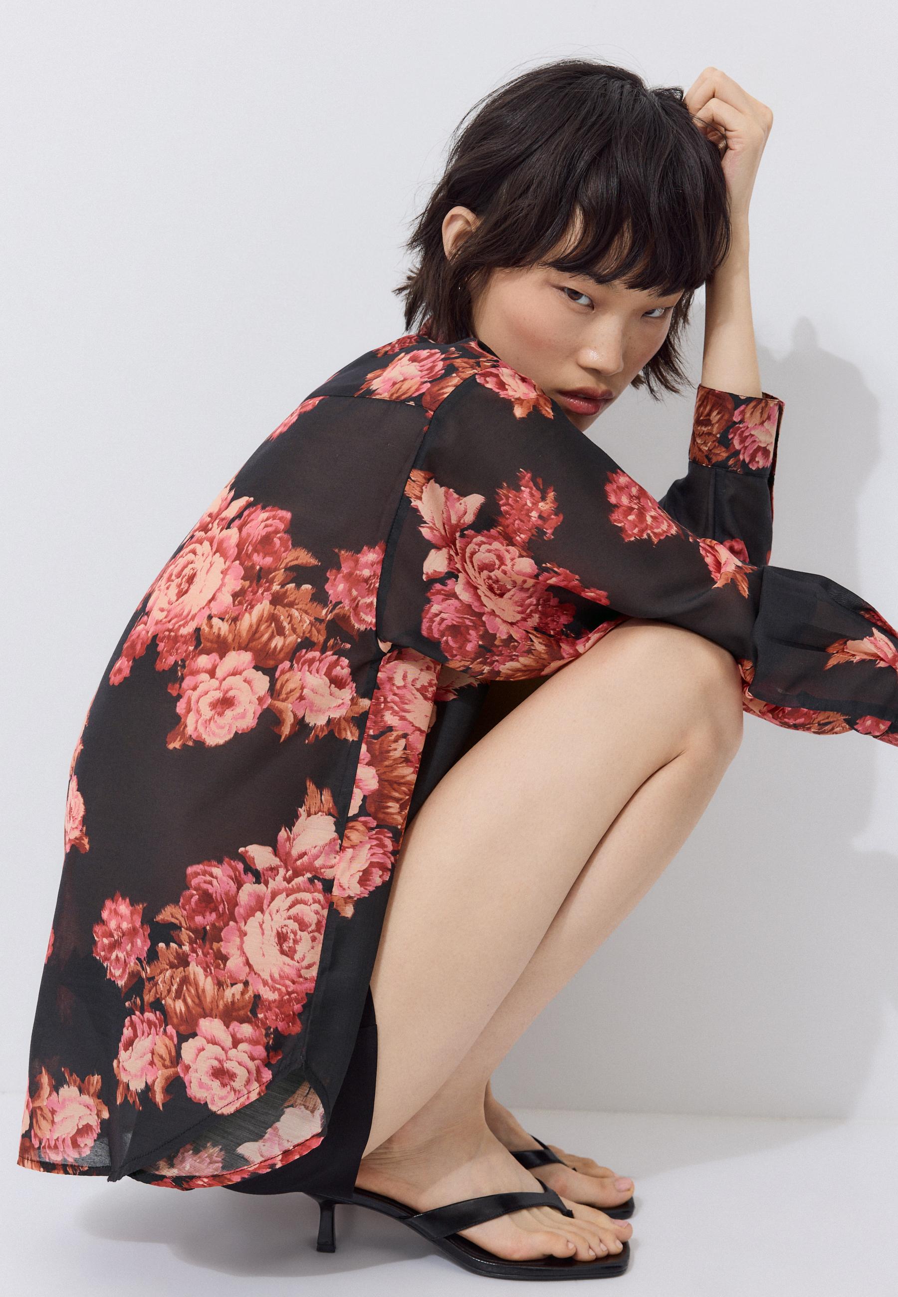 Floral print flowing shirt — Black