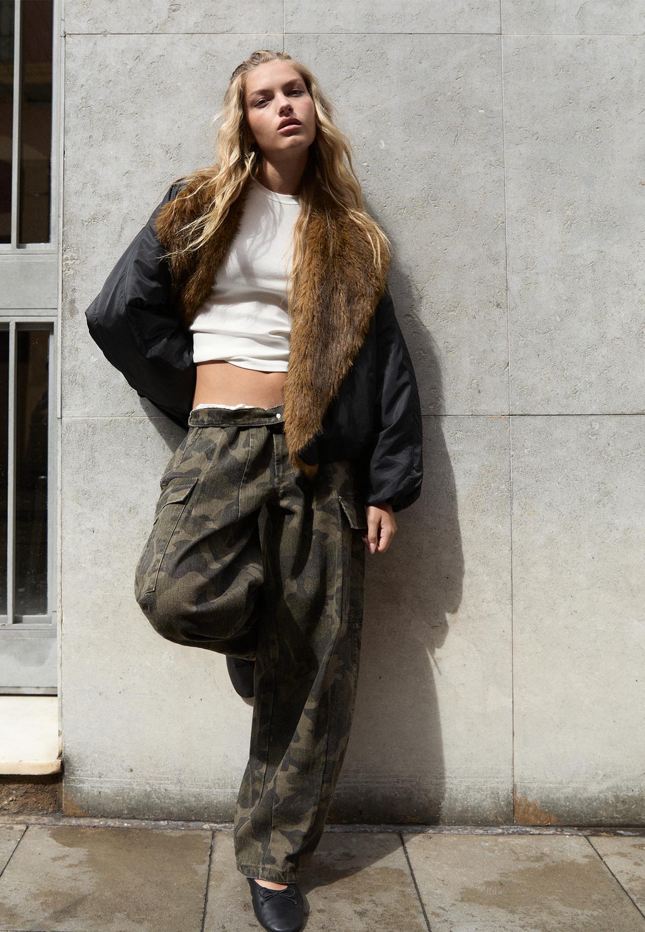 Printed cargo trousers — Khaki