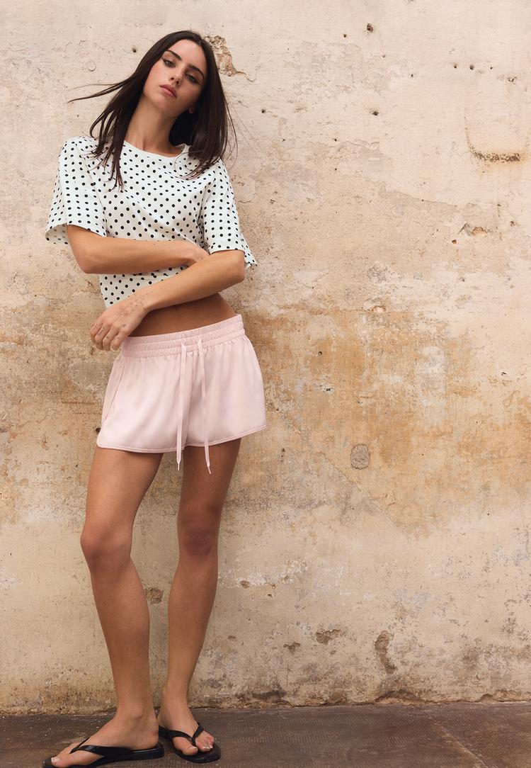 mini short satinado