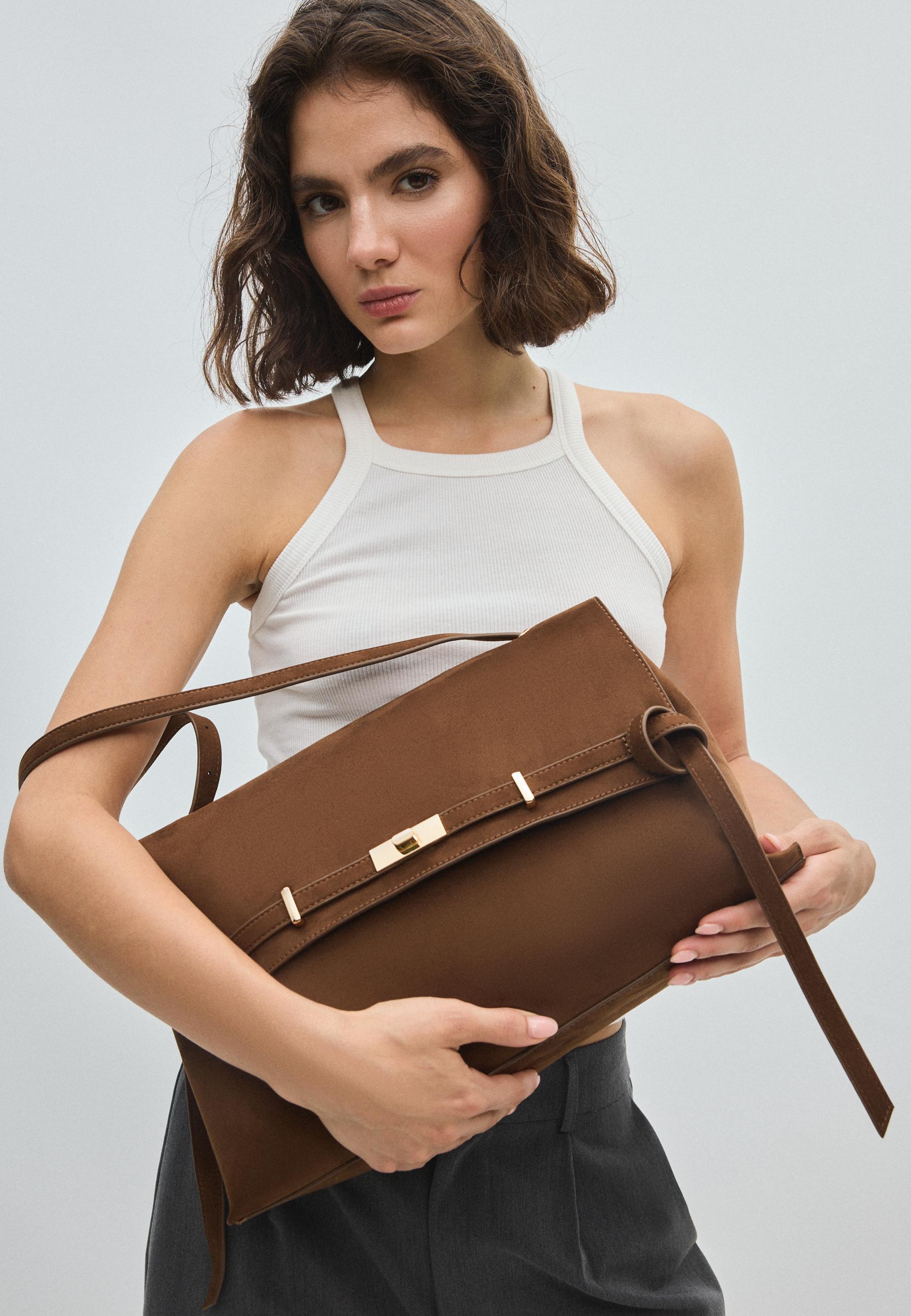 Maxi shoulder bag with belt detail — Brown