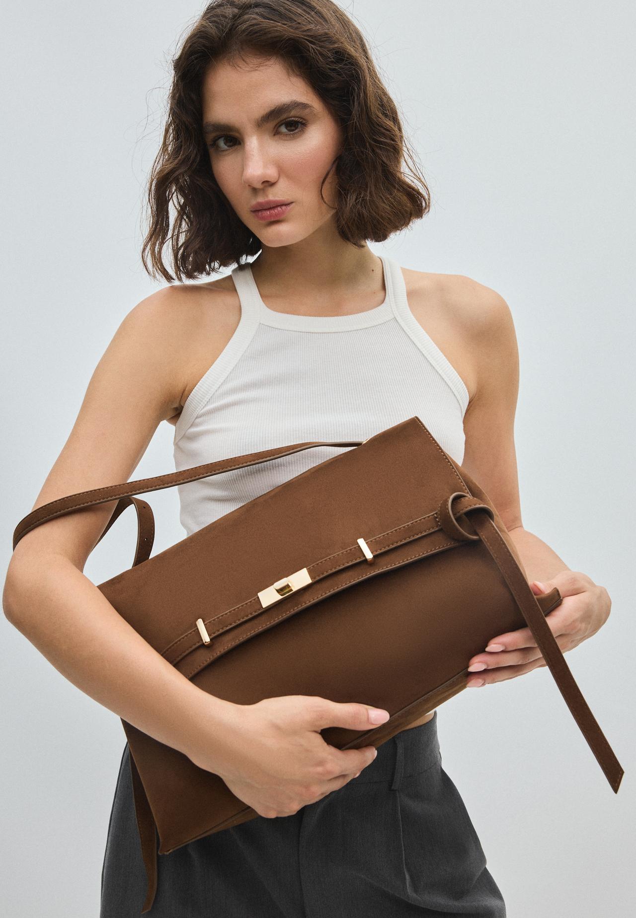 Maxi shoulder bag with belt detail — Brown