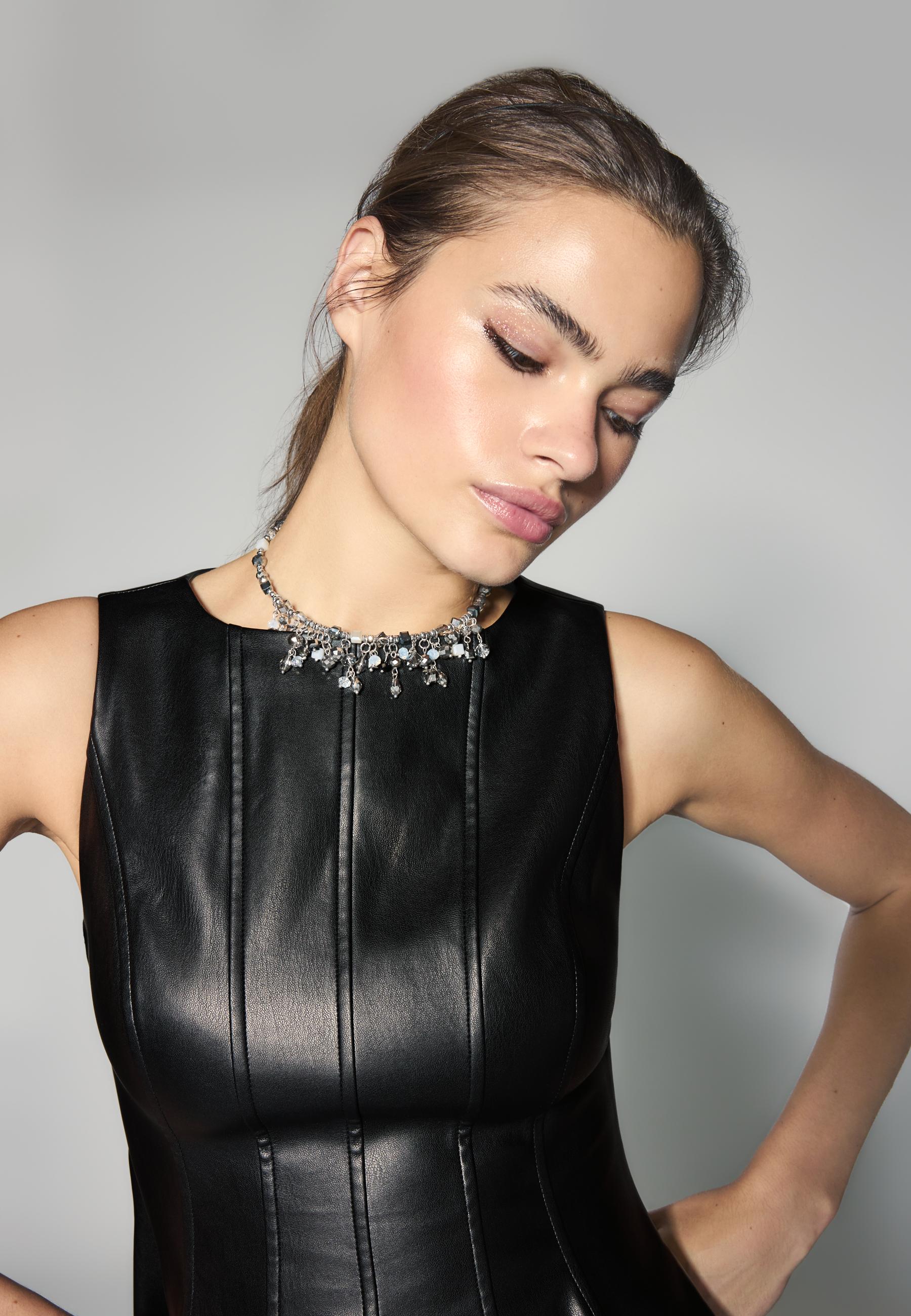 Collar choker rígido abalorios