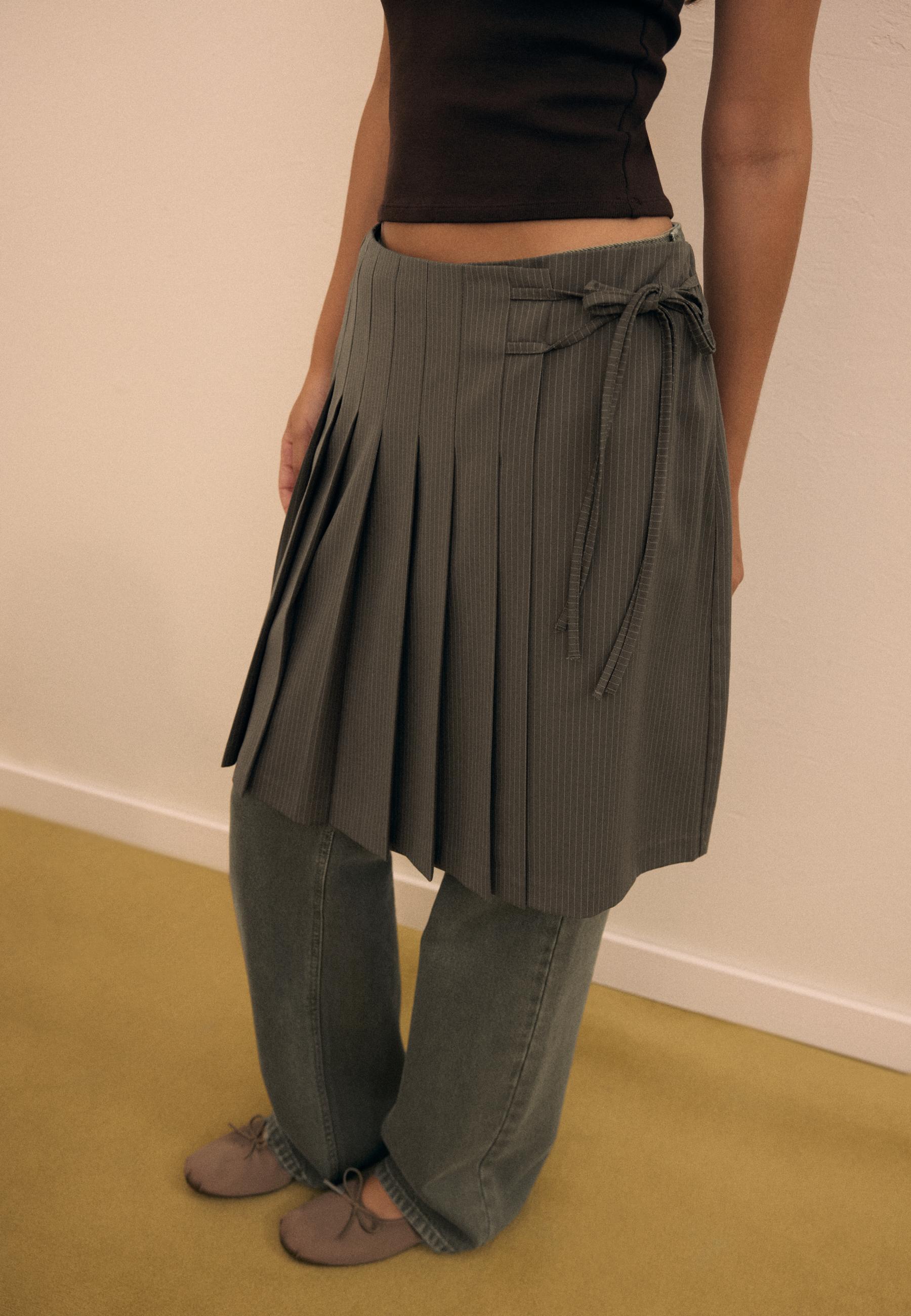Box pleat midi skirt — Khaki