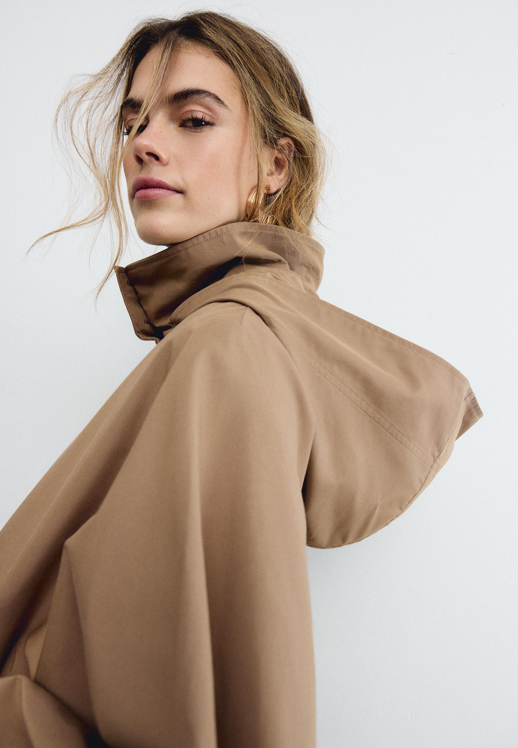 Stradivarius Kapüşonlu kısa oversize trençkot görsel 3