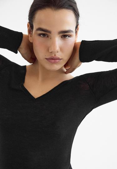 Basic wool and silk V-neck sweater — Black 7
