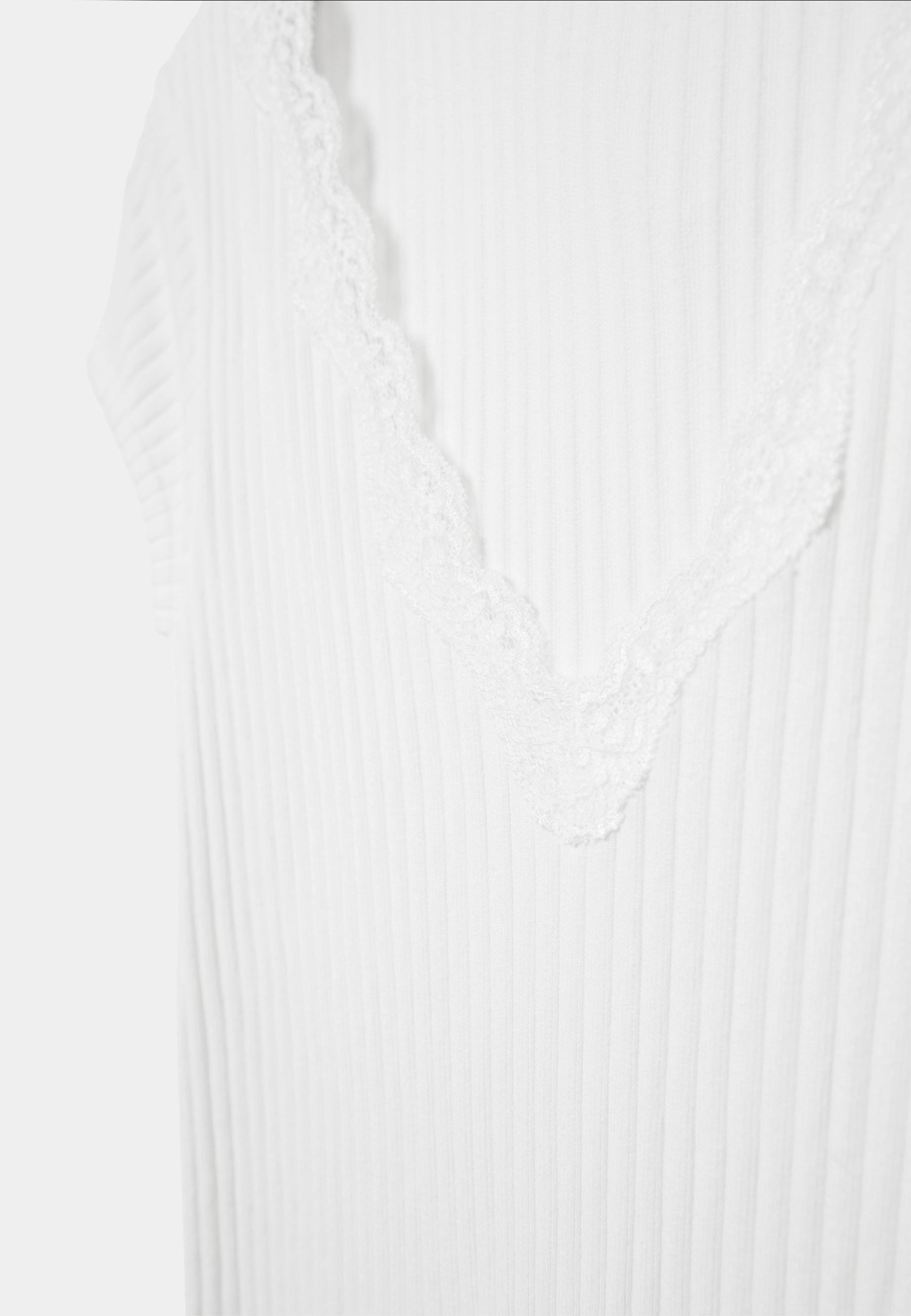 V-neck lace short sleeve T-shirt — Ecru