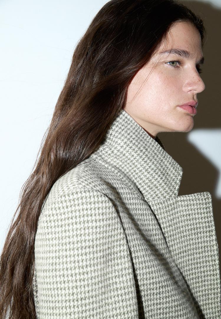 abrigo midi boton estampado