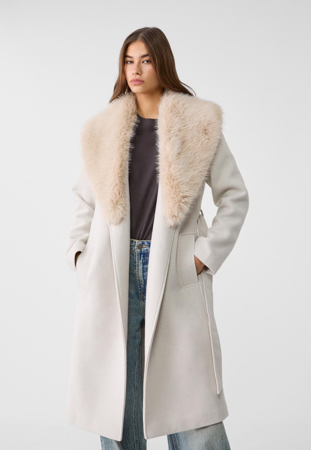 Coat with faux fur collar