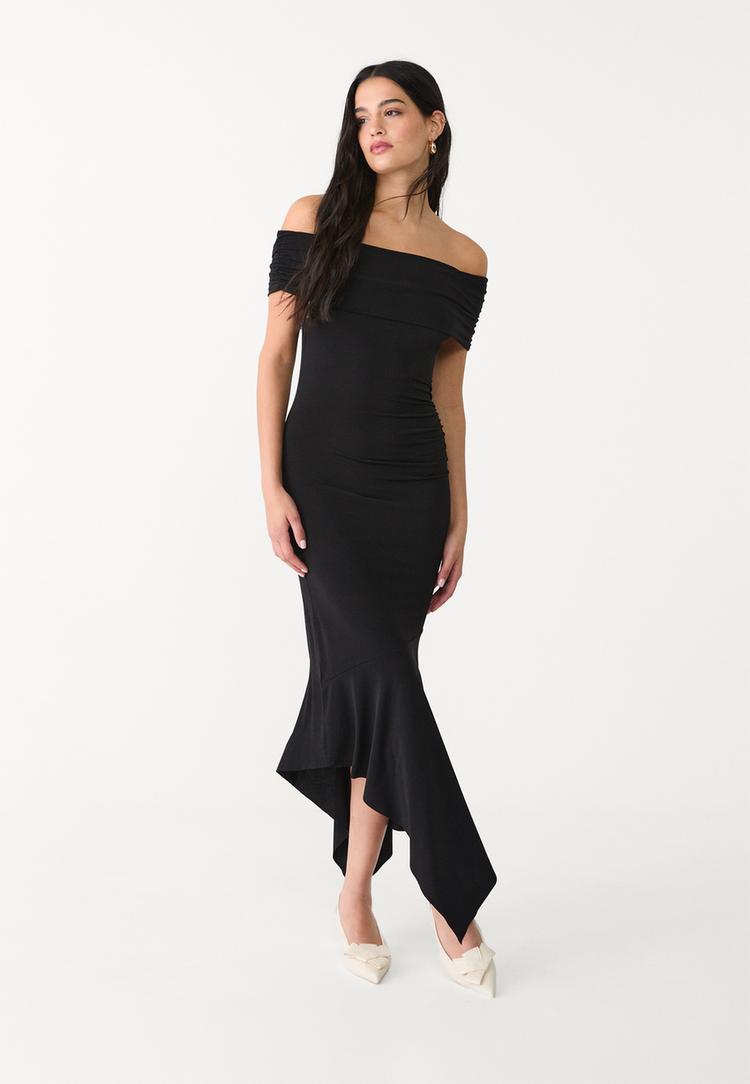 vestido midi hombros descubiertos