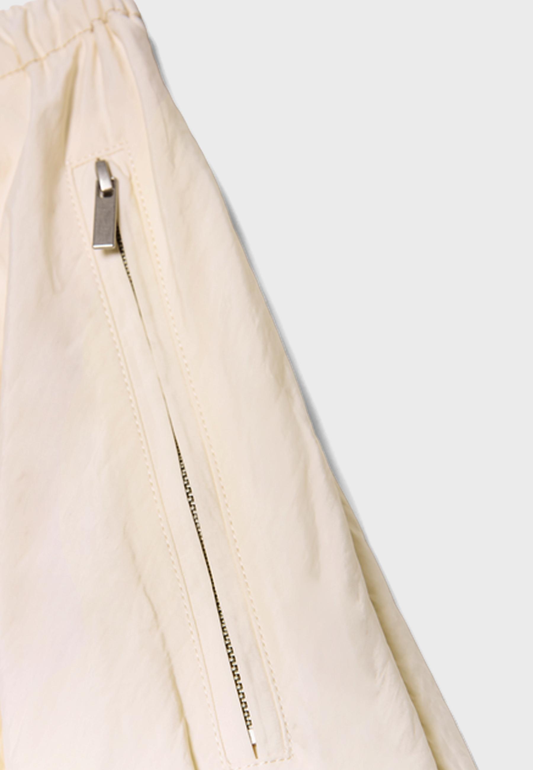 Technical balloon shorts — Ecru