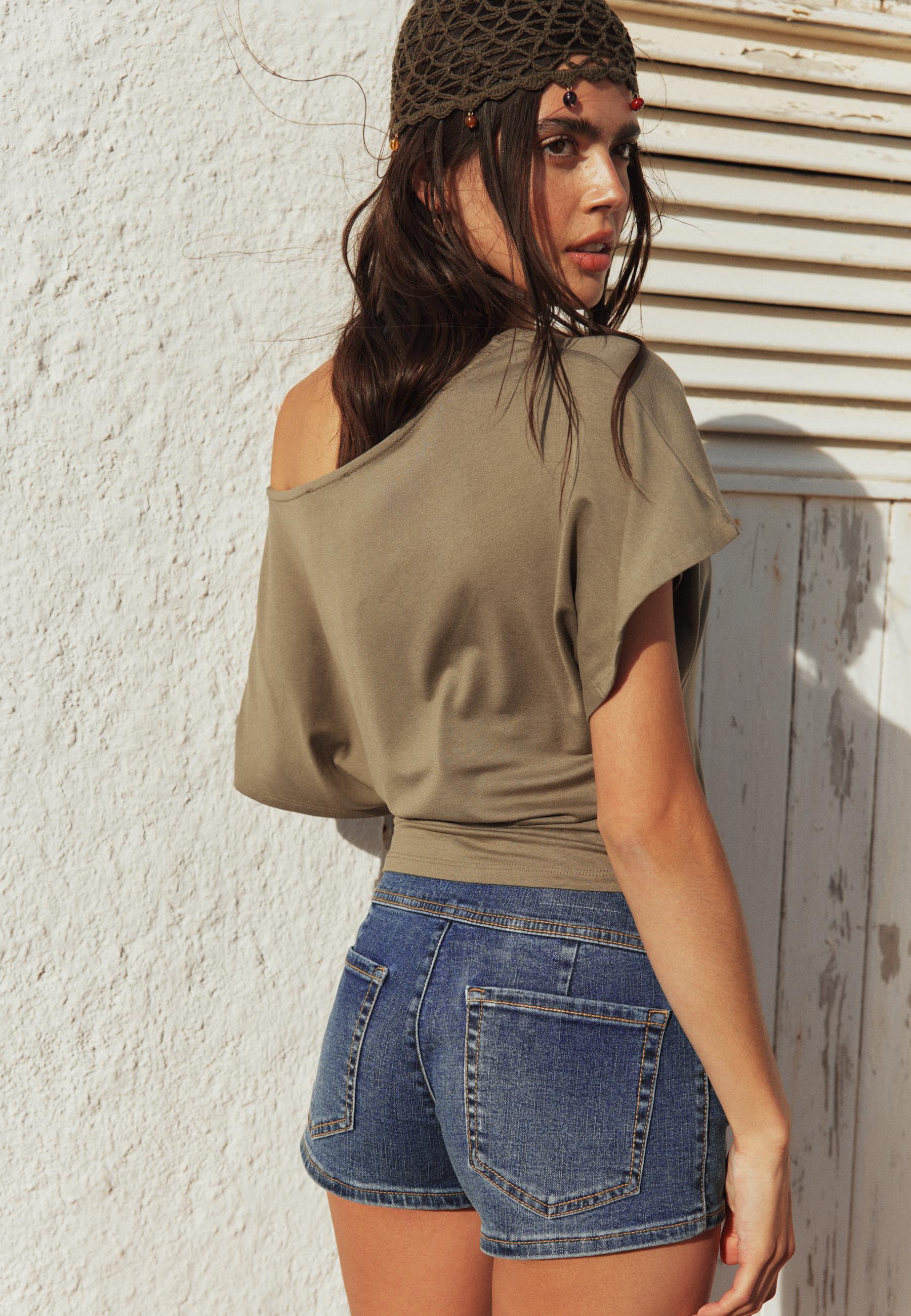 Button denim shorts — MEDIUM DENIM WASH