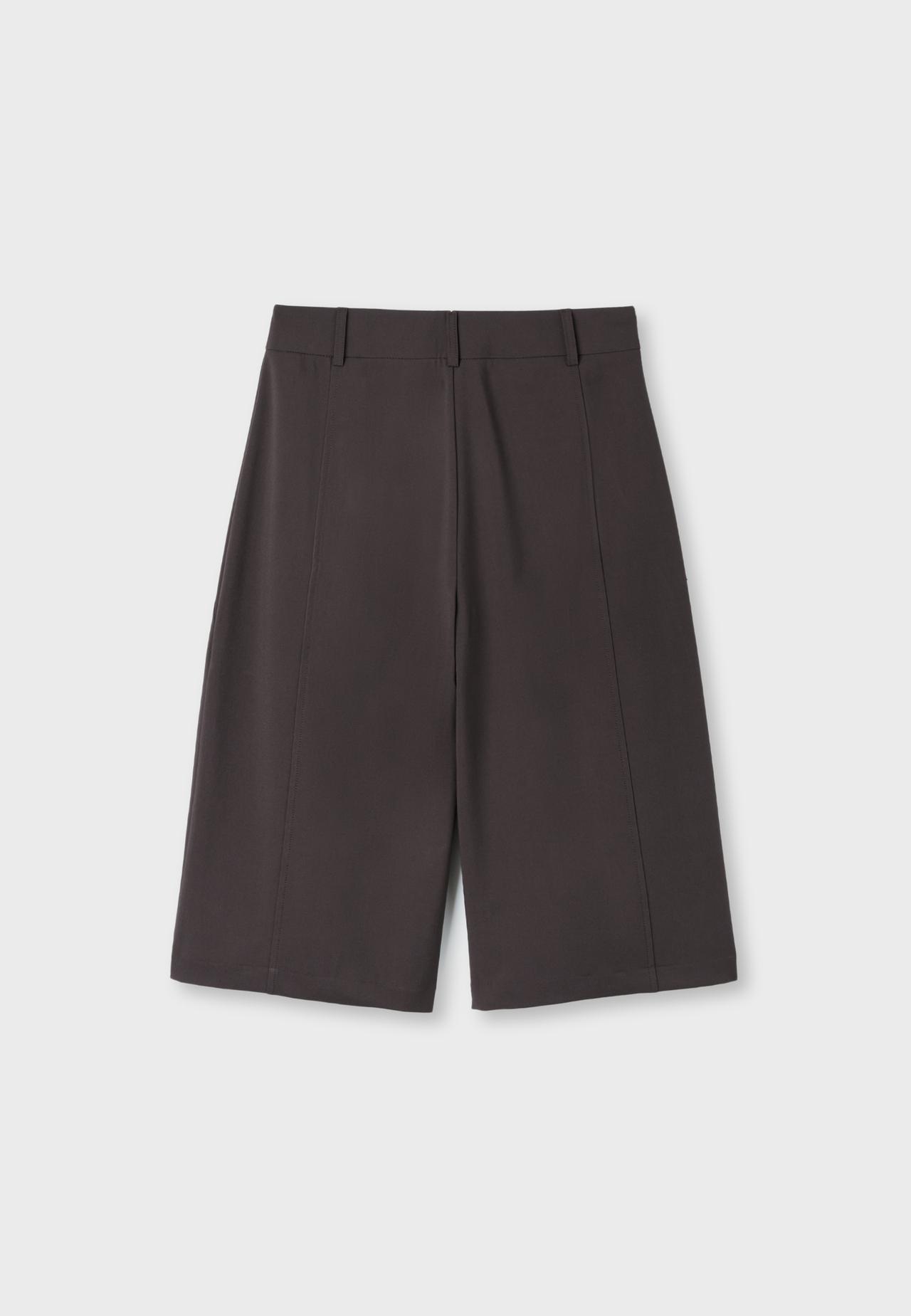 Cross-waist smart Bermuda shorts — Brown