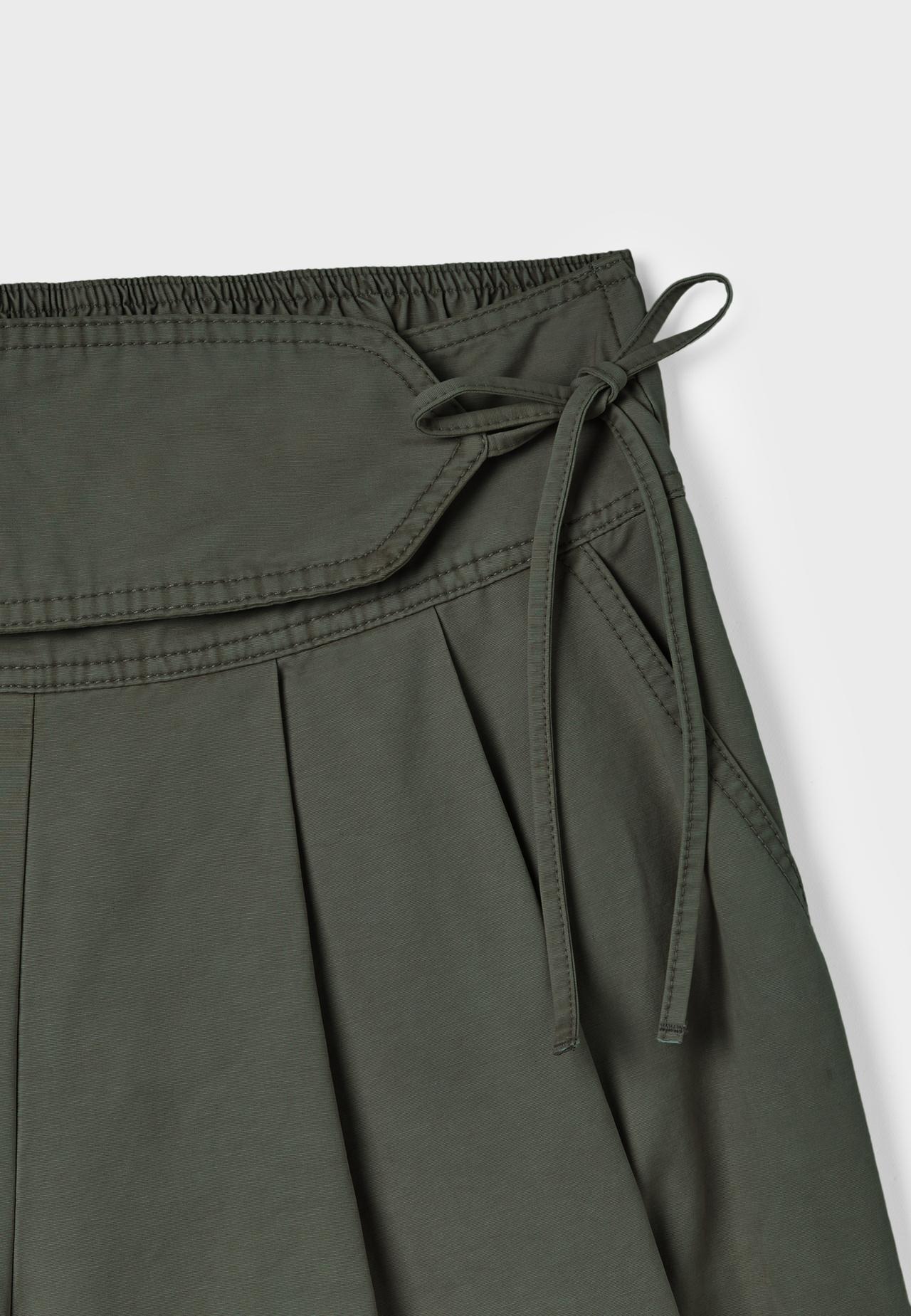 Voluminous cargo trousers with waist detail — 0-526