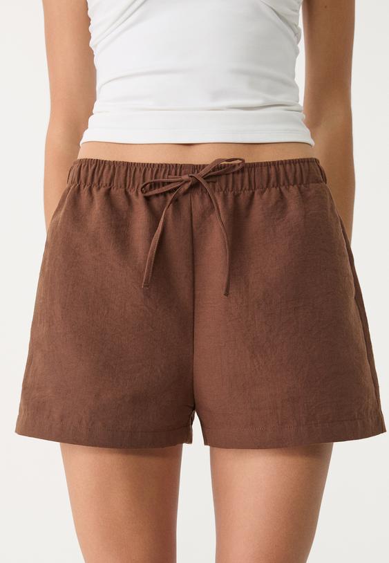 flieende-shorts-mit-elastischem-bund