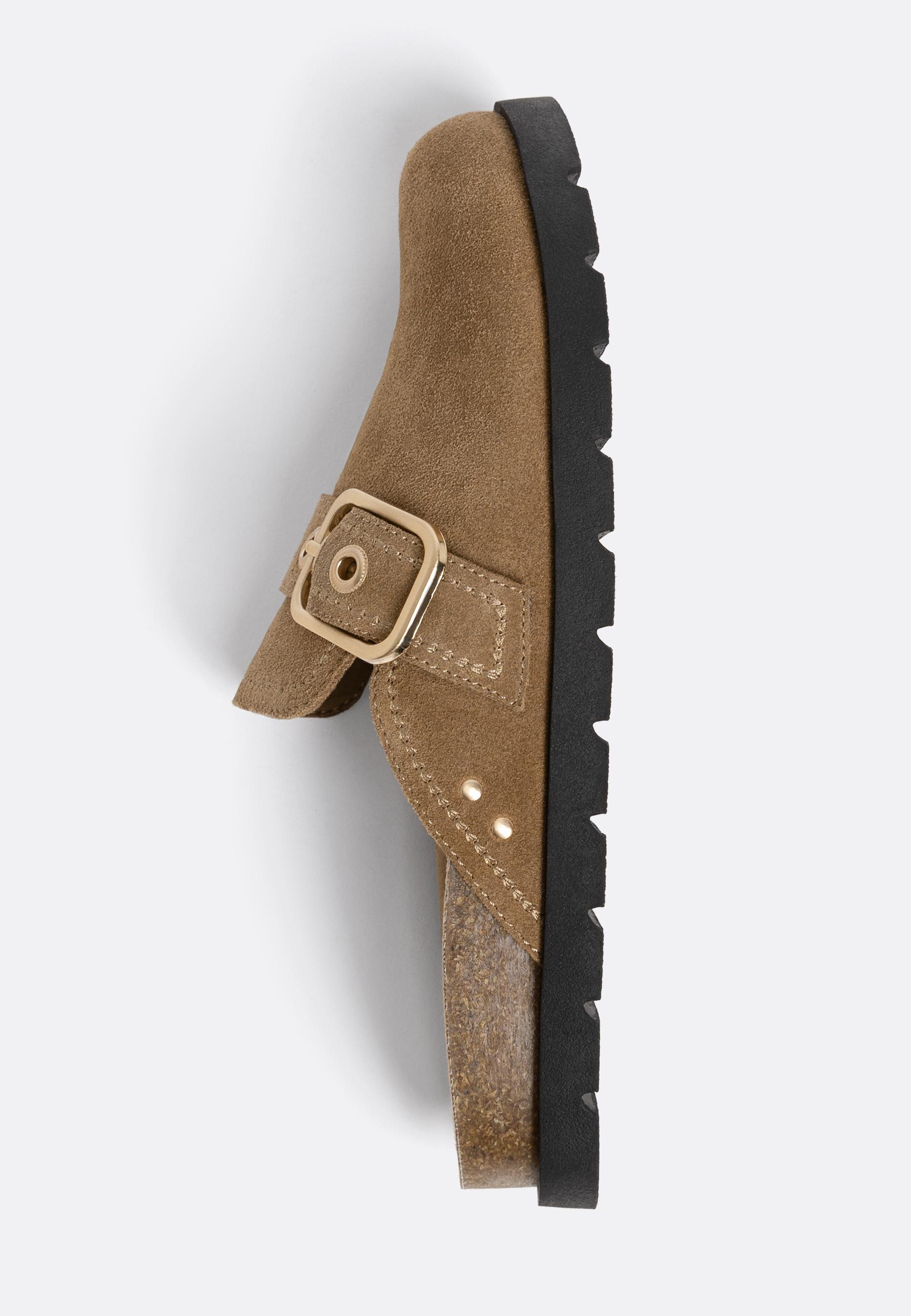 Split suede clogs with buckle — BEIGE