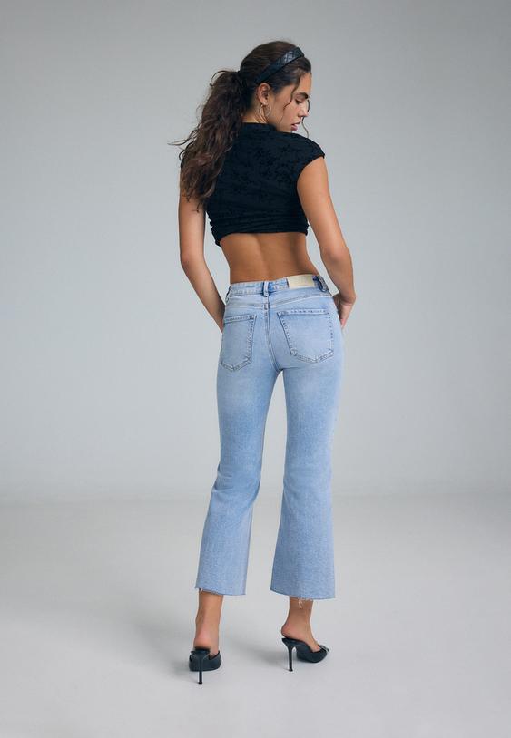 d78 cropped flared jeans