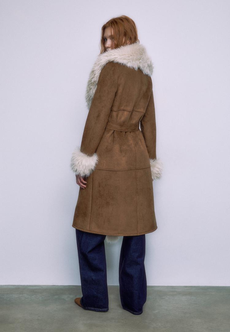 casaco comprido efeito de pelo comprido