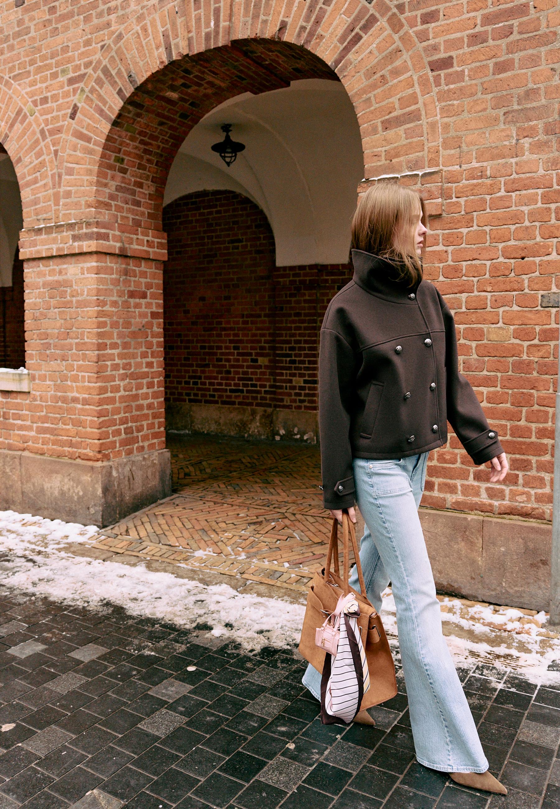 Low-rise jeans with seam pockets — MEDIUM LIGHT BLUE DENIM
