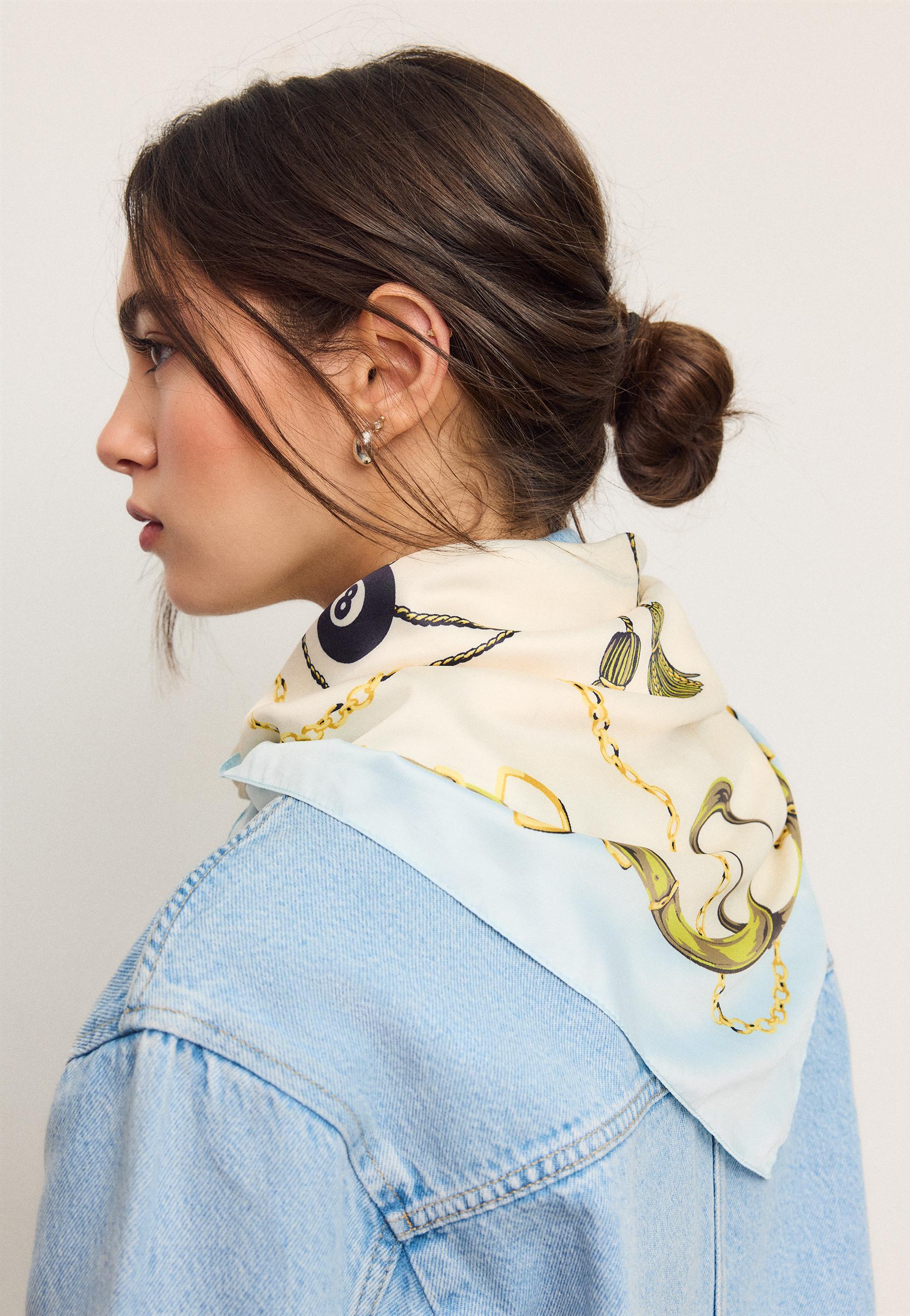 Women's scarves | Stradivarius Romania