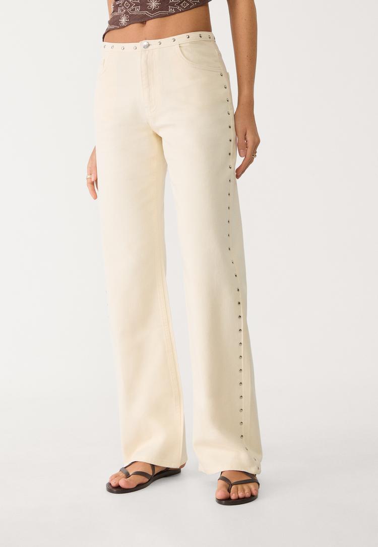 jeans straight cintura tachuelas