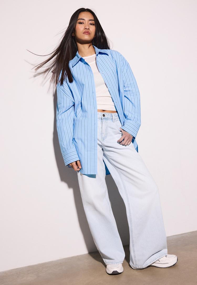 Stradivarius Ριγέ Πουκάμισο Oversize Γκρι Ανοιχτό M