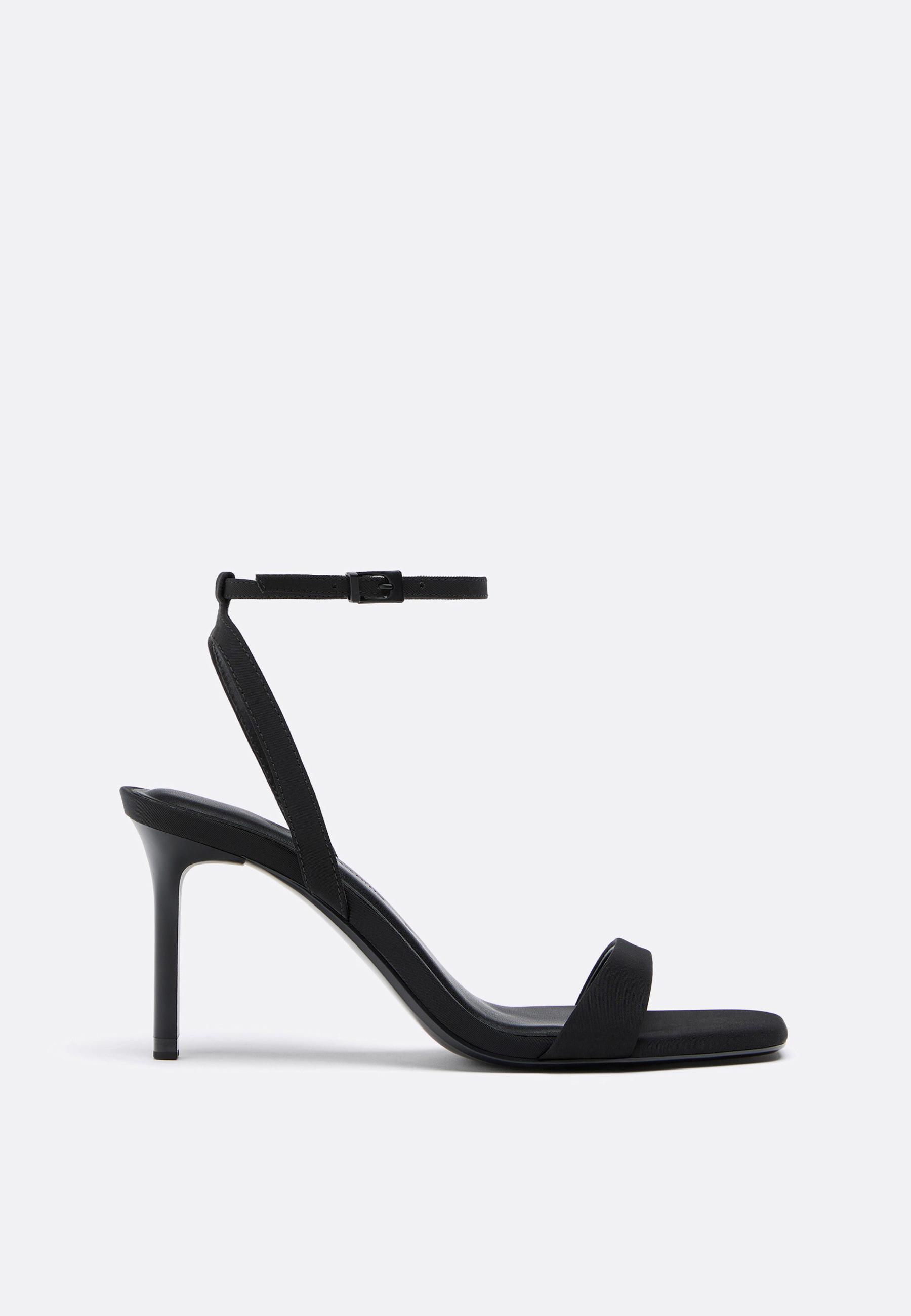 Stradivarius Wide Fit. Πέδιλα Με Τακούνι Στιλέτο Μαυρο 39
